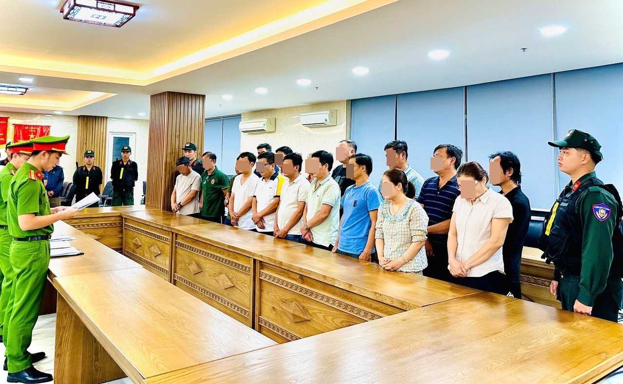 Khởi tố, bắt tạm giam một loạt cán bộ trật tự đô thị; lãnh đạo, nhân viên điện lực, cấp nước- Ảnh 1.