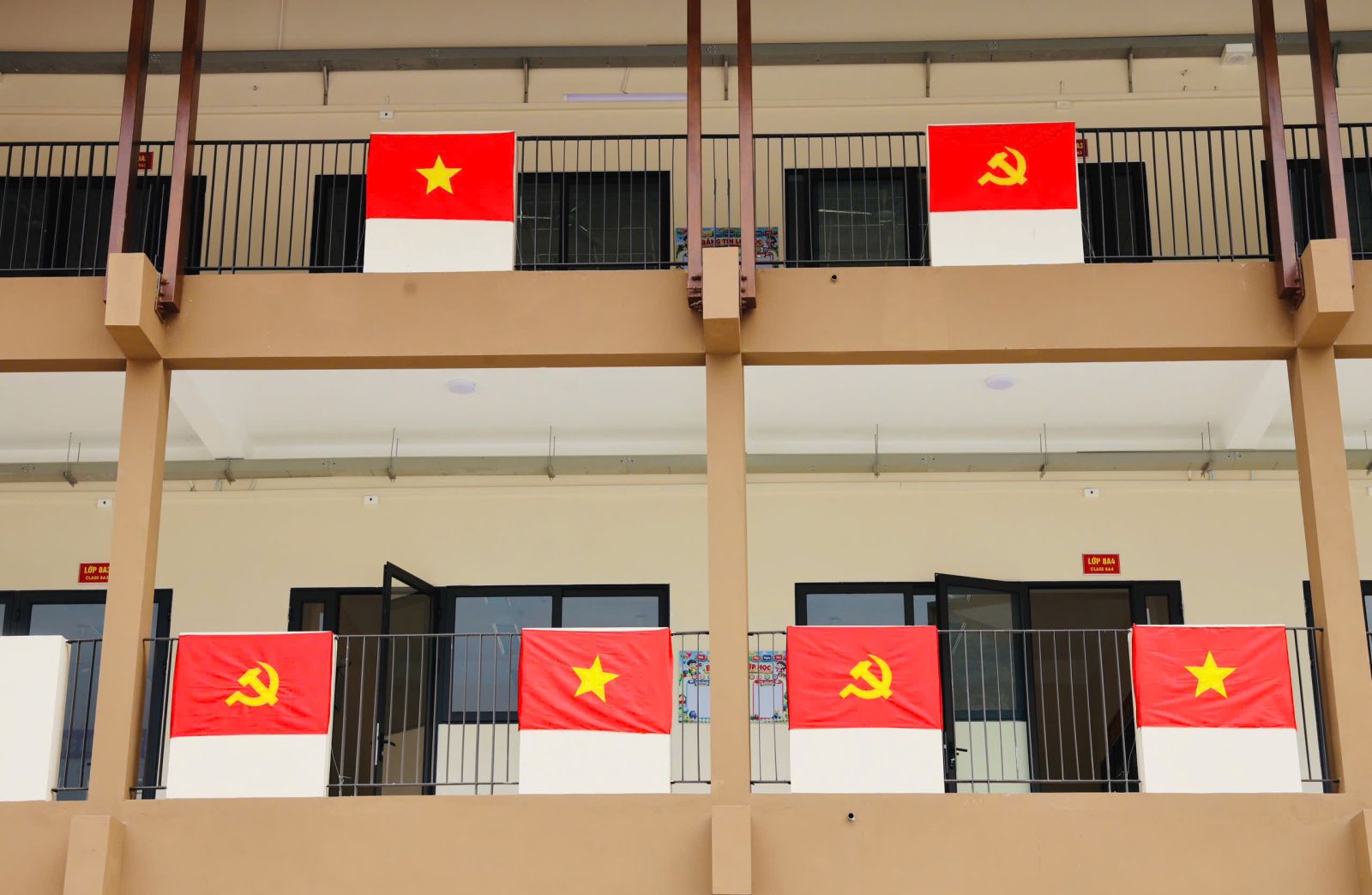 Không khí rộn ràng tại trường phổ thông nội trú mới, vùng biên Lào Cai trước khai giảng- Ảnh 7.