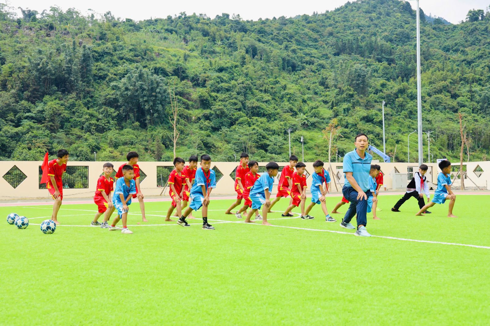 Không khí rộn ràng tại trường phổ thông nội trú mới, vùng biên Lào Cai trước khai giảng- Ảnh 10.