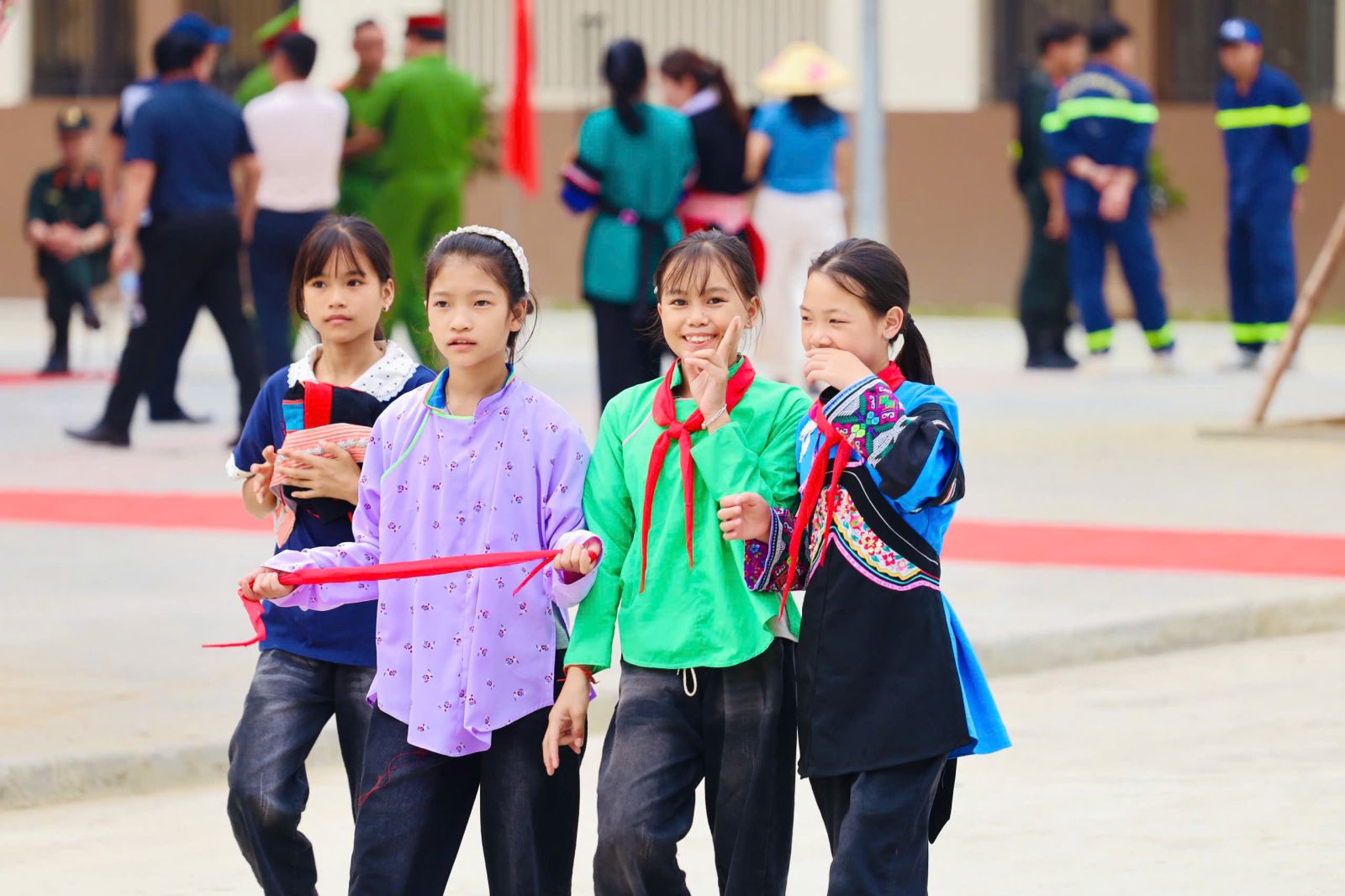 Không khí rộn ràng tại trường phổ thông nội trú mới, vùng biên Lào Cai trước khai giảng- Ảnh 20.