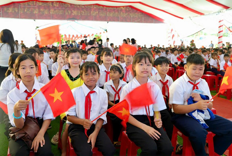CẢ NƯỚC TƯNG BỪNG KHAI GIẢNG NĂM HỌC MỚI- Ảnh 25.