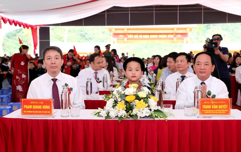 CẢ NƯỚC TƯNG BỪNG KHAI GIẢNG NĂM HỌC MỚI- Ảnh 16.