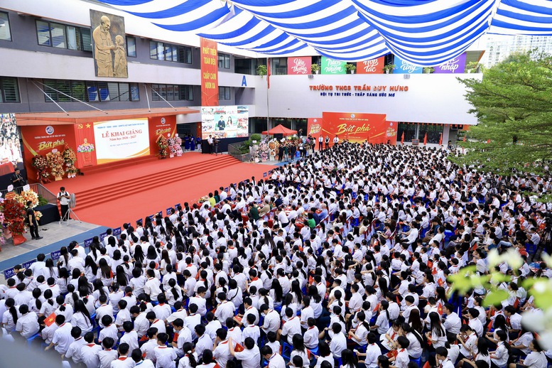 CẢ NƯỚC TƯNG BỪNG KHAI GIẢNG NĂM HỌC MỚI- Ảnh 18.