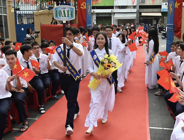 CẢ NƯỚC TƯNG BỪNG KHAI GIẢNG NĂM HỌC MỚI- Ảnh 21.