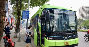 Phê duyệt lộ trình xe buýt, taxi chuyển sang sử dụng xe điện, năng lượng xanh
