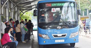 Thủ tướng yêu cầu Bộ GTVT nghiên cứu, xem xét kiến nghị của Cổng TTĐT Chính phủ về quản lý xe buýt