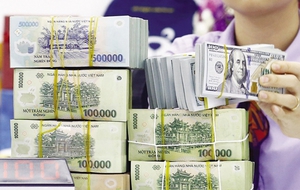 Đồng USD tăng giá ảnh hưởng thế nào đến nợ công của Việt Nam?