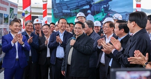Thủ tướng Phạm Minh Chính biểu dương cao tốc Nha Trang-Cam Lâm vượt tiến độ 3 tháng