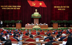 Thủ tướng Phạm Minh Chính điều hành thảo luận lộ trình thực hiện chế độ tiền lương mới