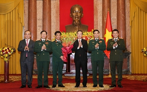 Chủ tịch nước Võ Văn Thưởng trao quyết định thăng quân hàm Thượng tướng