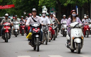 Đề xuất bổ sung các trường hợp người lái xe máy được chở tối đa hai người