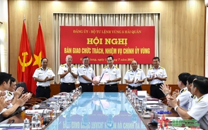 Bộ Quốc phòng bổ nhiệm 5 Chính ủy, Phó Tư lệnh, Phó Chính ủy Hải quân