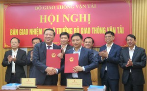 Bàn giao nhiệm vụ Bộ trưởng Bộ Giao thông vận tải