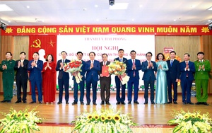 Công bố quyết định thành lập Đảng bộ thành phố Thủy Nguyên, chỉ định 40 Thành ủy viên