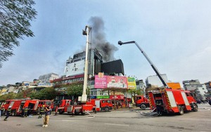 Thủ tướng hoan nghênh các lực lượng đã nhanh chóng dập tắt đám cháy nhà cao tầng tại Hà Nội
