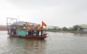 Khẩn trương tìm kiếm những người mất tích do chìm thuyền tại Quảng Ninh
