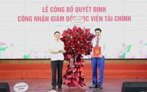 Trao quyết định công nhận Giám đốc Học viện Tài chính