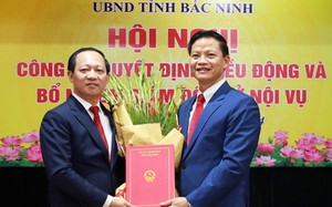 Tiếp nhận, bổ nhiệm Bí thư Thị ủy giữ chức Giám đốc Sở