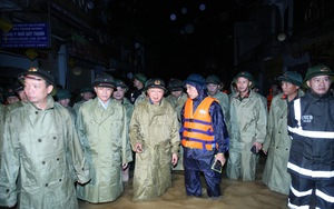 Phó Thủ tướng Trần Hồng Hà kiểm tra, chỉ đạo công tác ứng phó lũ lụt tại Huế