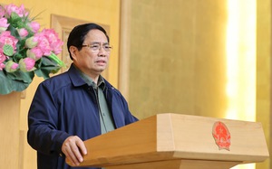 Thủ tướng: Kiên quyết di dời, sơ tán người dân khỏi khu vực nguy hiểm; khẩn trương tiếp tế cho khu vực bị ngập sâu, chia cắt