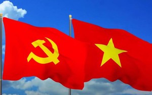 Bộ Chính trị, Ban Bí thư yêu cầu hoàn thành bố trí 100% Chủ tịch UBND, Chủ nhiệm UBKT, Chánh án TAND tỉnh không phải là người địa phương trước 15/12/2025