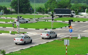 Sát hạch giấy phép lái xe: Đề xuất bỏ nội dung thi mô phỏng các tình huống giao thông