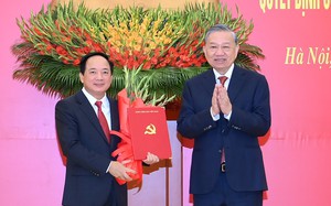 Bộ Chính trị điều động, bổ nhiệm đồng chí Trịnh Văn Quyết và đồng chí Lê Minh Trí giữ chức vụ mới