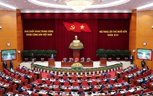 TRUNG ƯƠNG LỰA CHỌN NHÂN SỰ GIỚI THIỆU THAM GIA BỘ CHÍNH TRỊ, BAN BÍ THƯ KHÓA XIV