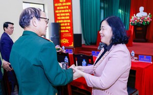 Kiến nghị sớm hướng dẫn chi tiết việc sắp xếp, tinh gọn các Hội quần chúng; miễn, giảm tiền sử dụng đất khi chuyển đất vườn ao, sang đất ở 