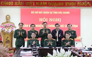 Bàn giao chức trách, nhiệm vụ Chỉ huy trưởng, Chính ủy Bộ Chỉ huy Quân sự 4 tỉnh