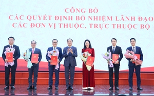 Bộ Nội vụ công bố các Quyết định bổ nhiệm Thứ trưởng,  lãnh đạo các đơn vị thuộc, trực thuộc Bộ