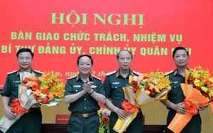 Bàn giao chức trách, nhiệm vụ Bí thư Đảng ủy, Chính ủy Quân khu 4