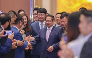 TỔNG THUẬT: THỦ TƯỚNG TỌA ĐÀM VỚI DOANH NGHIỆP VỀ PHÁT TRIỂN KINH TẾ TƯ NHÂN