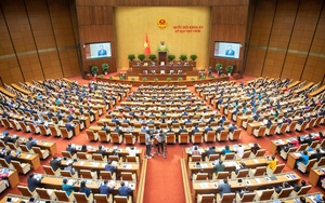TỔNG THUẬT: QUỐC HỘI KHAI MẠC KỲ HỌP THỨ 9- KỲ HỌP ĐẶC BIỆT QUAN TRỌNG, QUYẾT ĐỊNH NHỮNG VẤN ĐỀ CÓ Ý NGHĨA LỊCH SỬ