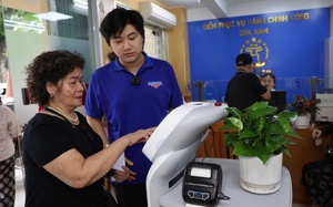Triển khai robot cùng một loạt tiện ích miễn phí phục vụ người dân, doanh nghiệp thực hiện thủ tục hành chính