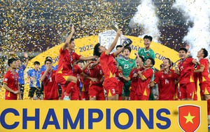 THỦ TƯỚNG CHÚC MỪNG ĐỘI TUYỂN U23 VIỆT NAM LẦN THỨ 3 LIÊN TIẾP VÔ ĐỊCH U23 ĐÔNG NAM Á