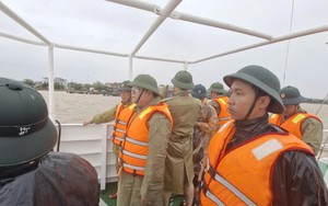 QUẢNG TRỊ: KHẨN TRƯƠNG TÌM KIẾM 12 NGƯỜI MẤT TÍCH, KHẮC PHỤC HẬU QUẢ BÃO SỐ 10