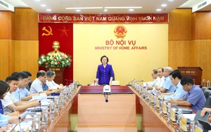 Chuẩn bị báo cáo Bộ Chính trị chính sách phụ cấp, tiền lương; vấn đề cán bộ, công chức, vị trí việc làm, phân loại đơn vị hành chính...