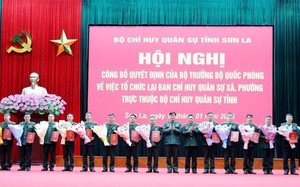 Công bố 75 cán bộ giữ chức Chỉ huy trưởng Ban Chỉ huy quân sự xã, phường