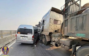 Cần tuân thủ tuyệt đối giữ khoảng cách an toàn với xe đầu kéo, xe container