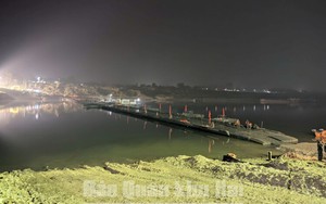 TIN VUI: HOÀN THÀNH BẮC CẦU PHAO QUA SÔNG LÔ ĐỂ PHỤC VỤ NHÂN DÂN