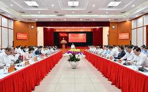 Thực hiện quyết liệt các giải pháp nhằm đạt mục tiêu tăng trưởng 2 con số; khẩn trương hoàn thành sắp xếp tổ dân phố, thôn xóm, đơn vị sự nghiệp công lập...