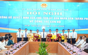 Điều động, bổ nhiệm 2 tân Giám đốc Sở và 5 Phó Giám đốc Sở, Phó Chánh Văn phòng UBND TP
