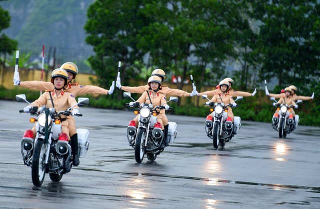 Thủ tướng chỉ đạo bảo đảm an toàn giao thông dịp Tết và Lễ hội xuân 2023 - Ảnh 1.