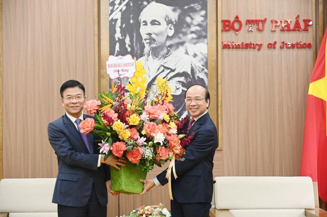 Thủ tướng Chính phủ bổ nhiệm tân Chủ tịch Viện Hàn lâm KHXH Việt Nam - Ảnh 2.