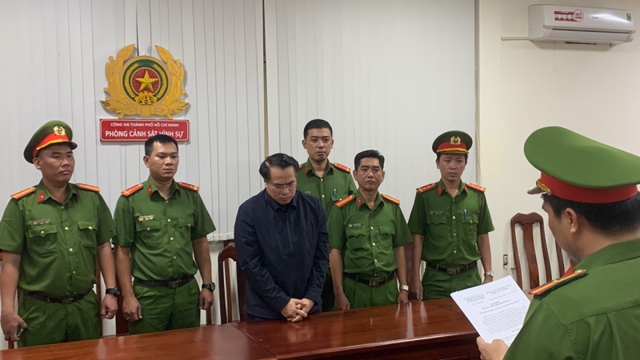 Khởi tố, bắt tạm giam Cục trưởng Cục Đăng kiểm Việt Nam - Ảnh 2.