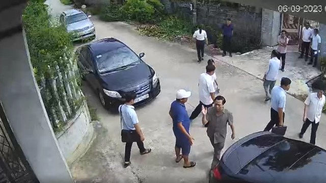 Yêu cầu Phó Giám đốc Sở kiểm điểm, xin lỗi người dân vì phát ngôn thiếu chuẩn mực- Ảnh 1. Yêu cầu Phó Giám đốc Sở kiểm điểm, xin lỗi người dân vì phát ngôn thiếu chuẩn mực- Ảnh 1.