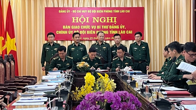 Bộ trưởng Bộ Quốc phòng bổ nhiệm Chính ủy Bộ đội Biên phòng tỉnh - Ảnh 2.