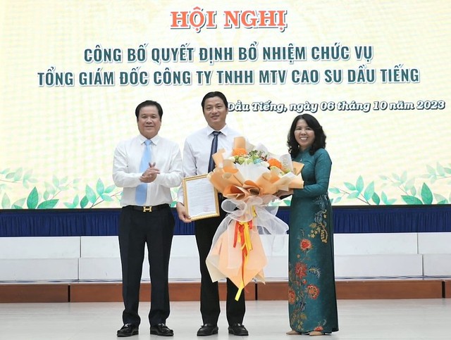 Bổ nhiệm, chuẩn y nhân sự Tổng Giám đốc và Phó Bí thư Đảng ủy Công ty Cao su Dầu Tiếng - Ảnh 2.