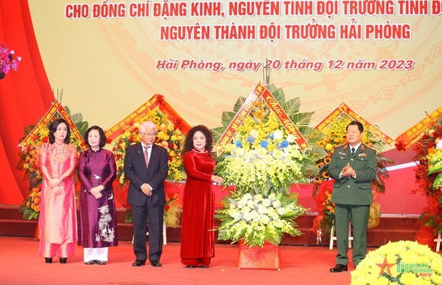 Truy tặng danh hiệu Anh hùng LLVT nhân dân đối với Trung tướng, nguyên Phó tổng Tham mưu trưởng- Ảnh 5.